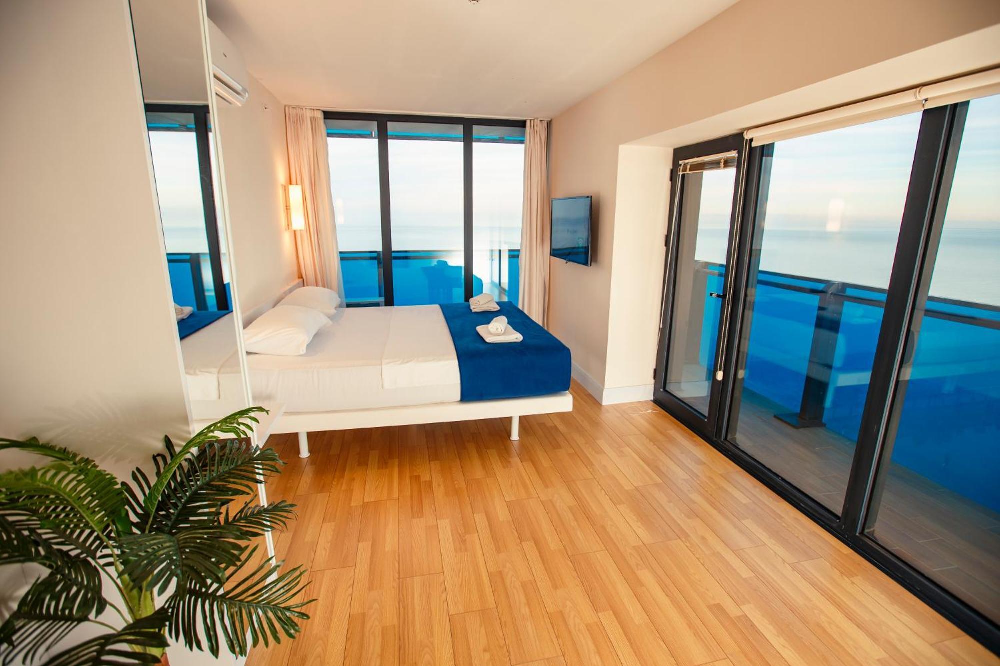 Panorama Orbi Beach Resort Center Suite Батуми Экстерьер фото