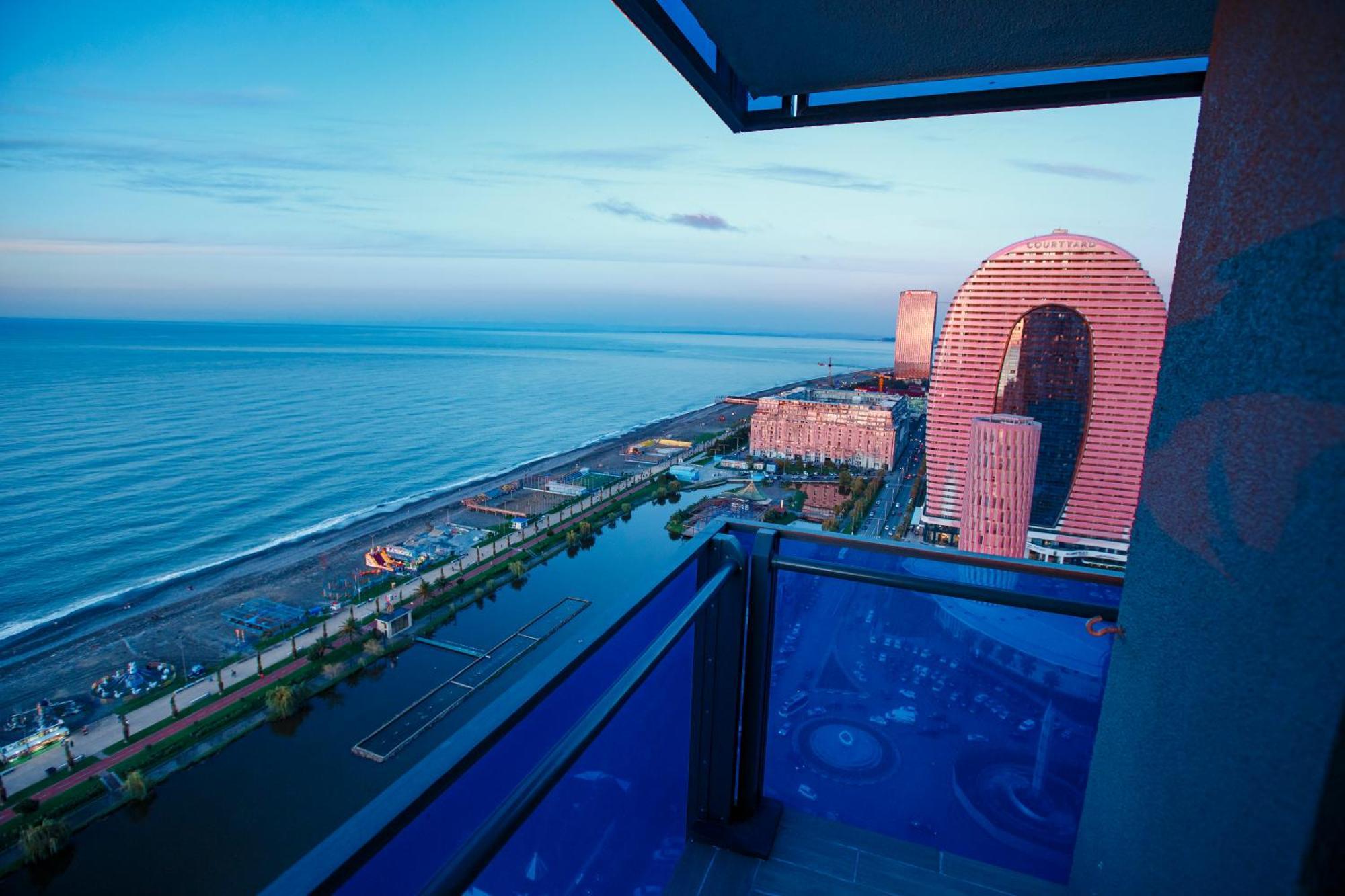 Panorama Orbi Beach Resort Center Suite Батуми Экстерьер фото