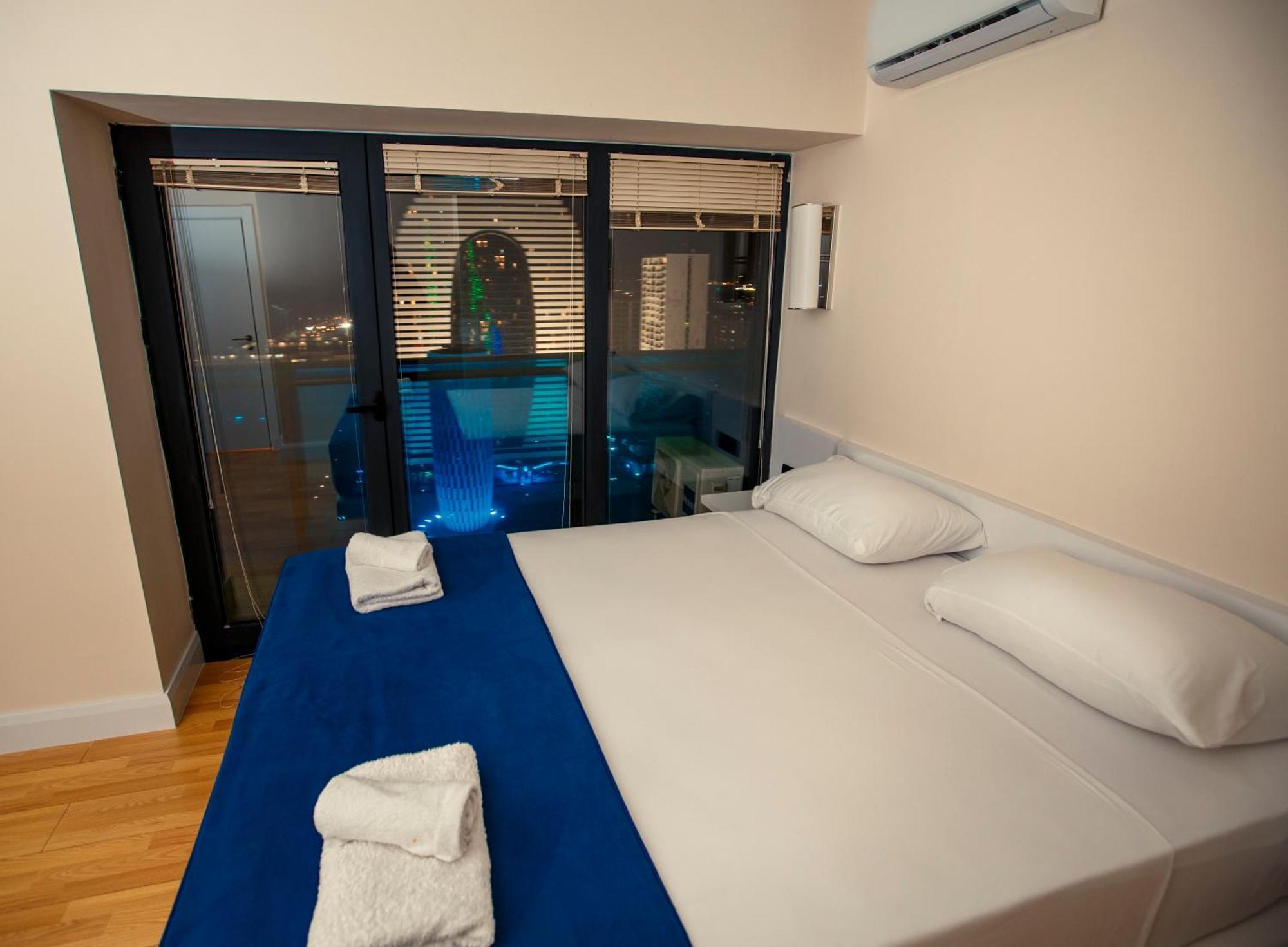 Panorama Orbi Beach Resort Center Suite Батуми Экстерьер фото