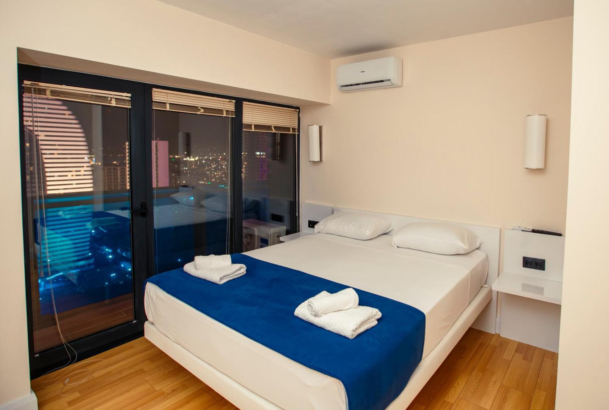 Panorama Orbi Beach Resort Center Suite Батуми Экстерьер фото