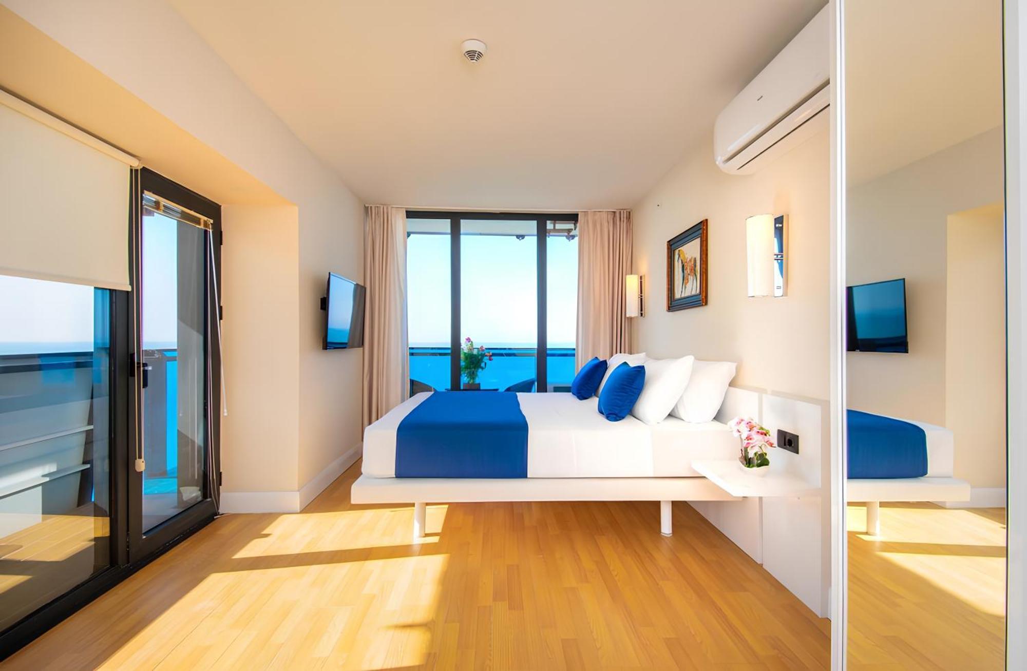 Panorama Orbi Beach Resort Center Suite Батуми Экстерьер фото