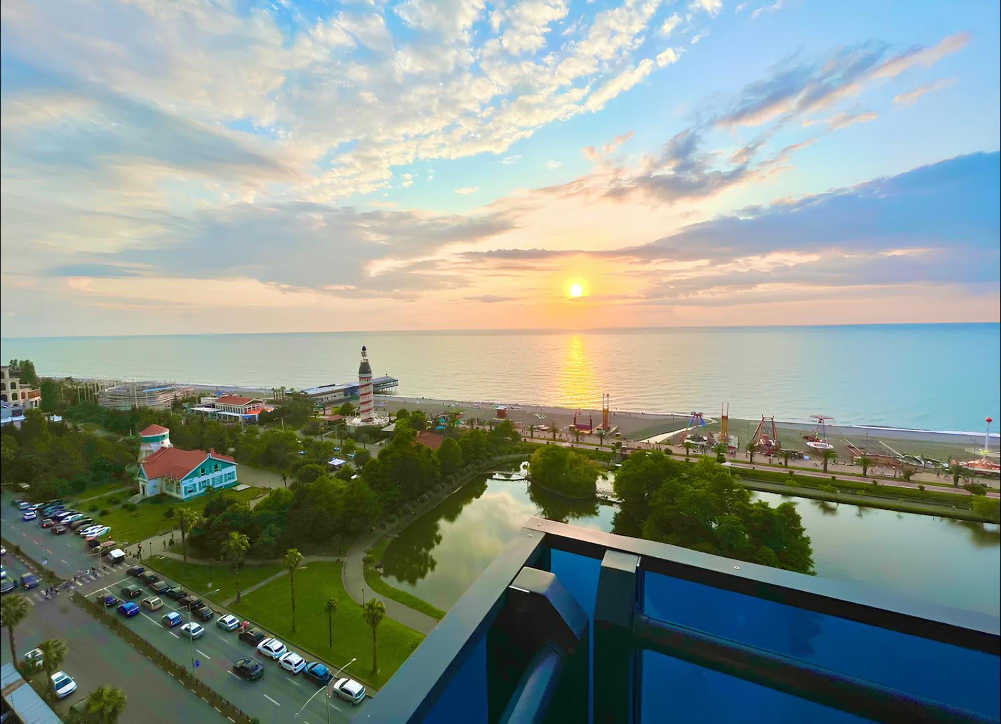 Panorama Orbi Beach Resort Center Suite Батуми Экстерьер фото